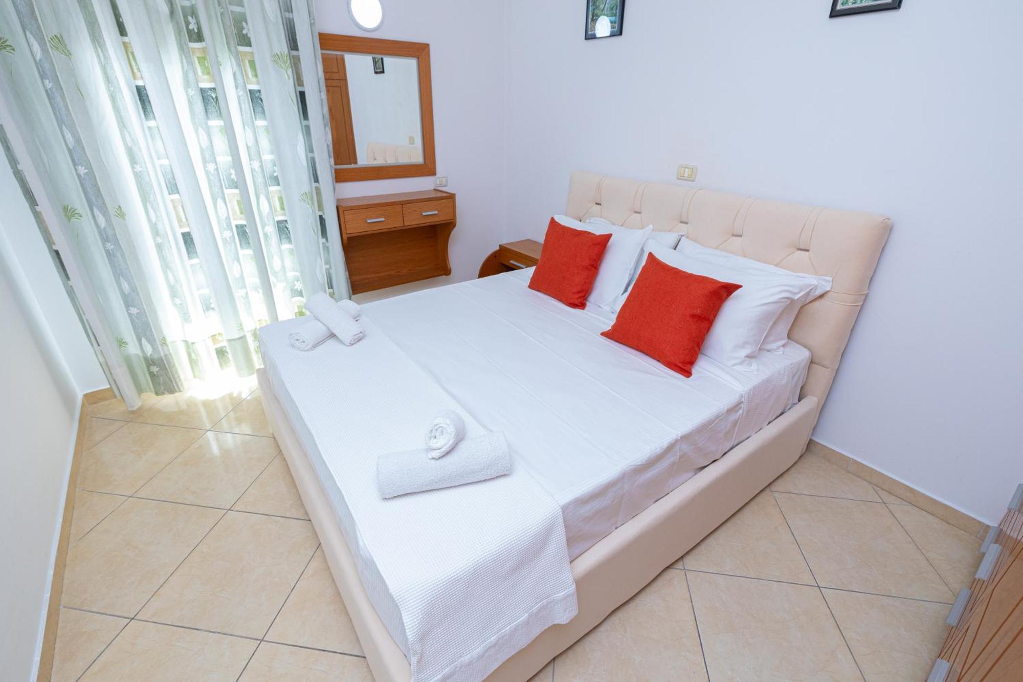 Lucas Apartments Rental Vlorë Exterior foto